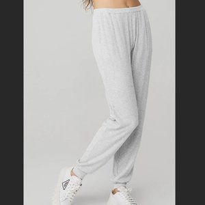 ALO Yoga High-Waist Ribbed Whisper Pant - Athletic Heather Grey